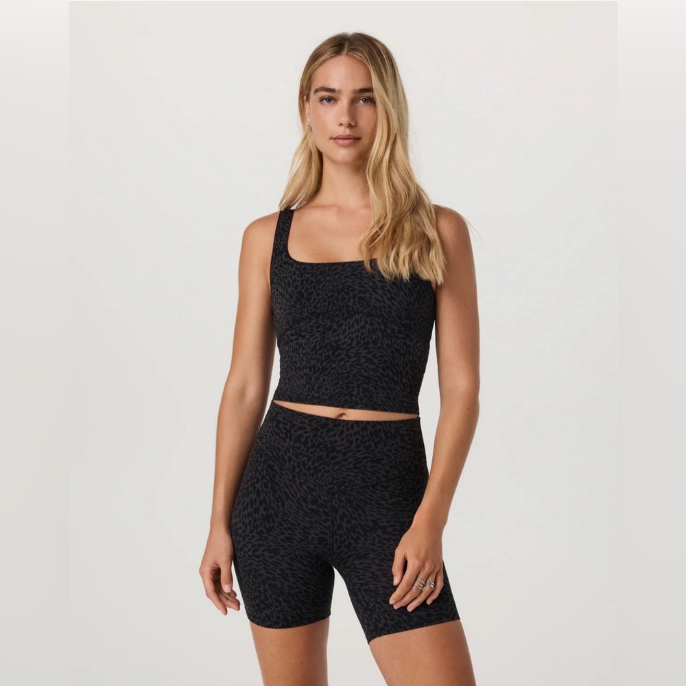 Vuori AllTheForm Bliss Blend Set | Support Tank & 6” Shorts | Size Small New